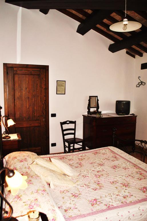 Agriturismo L'Antico Oliveto San Severino Marche Camera foto
