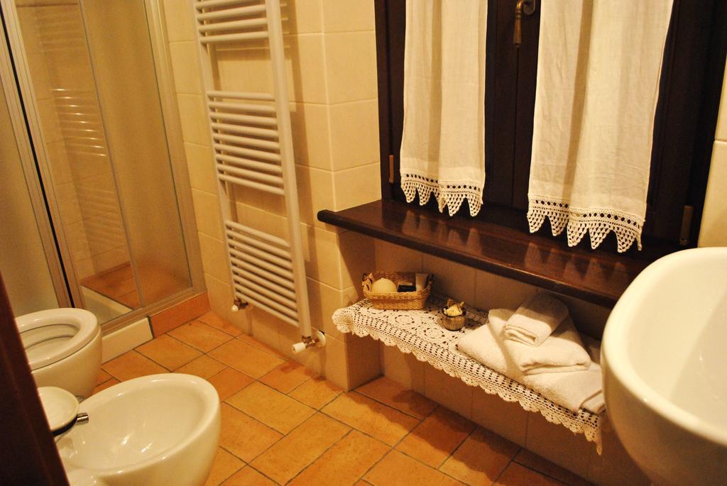 Agriturismo L'Antico Oliveto San Severino Marche Camera foto